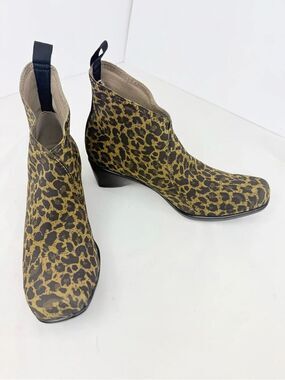 Charleston Shoe Company Black Brown Leopard Animal Print Soft Stretch Ankle Boot